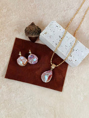 VIOLET GOWN NECKLACE